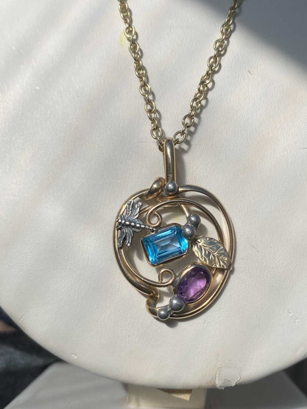 Beautiful Gold-tone Pendant Necklace with Blue and Purple Gemstones Dragonfly 🐉